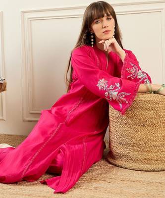 Women magenta kurta sets 2