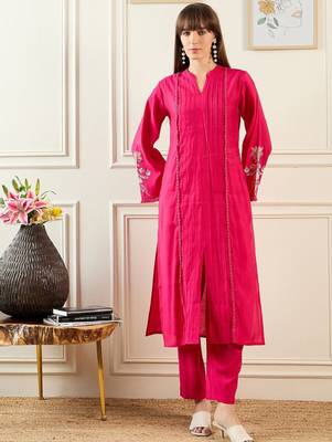 Women magenta kurta sets 1