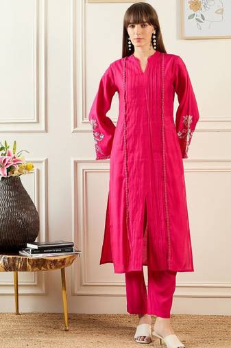 Women magenta kurta sets