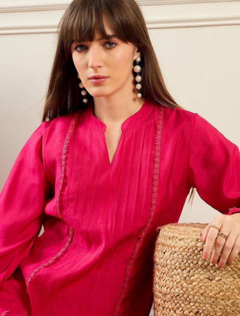 Women magenta kurta sets