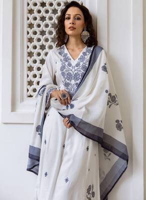 Women floral embroidered regular thread work pure cotton kurta with trousers & with dupatta 1