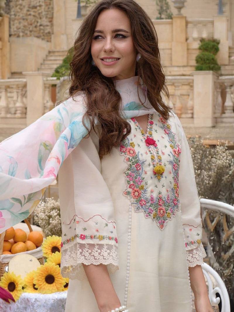 Floral embroidered kurta with trousers & dupatta