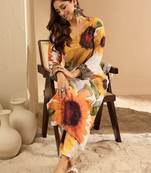 Women floral printed regular kurta with trousers