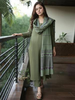 Women printed regular kurta set with dupatta 1