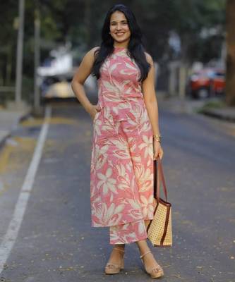 Floral printed straight kurta with palazzos 1