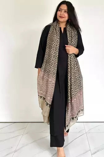 Notched round neck straight kurta with palazzos & dupatta