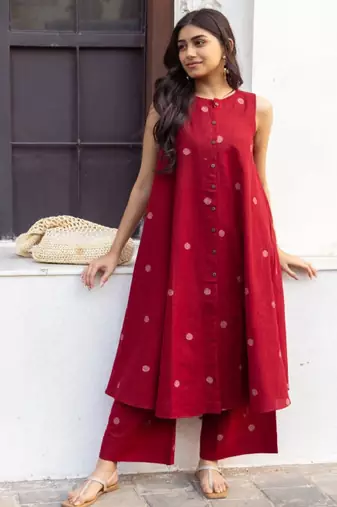 Women printed regular kurta with palazzos