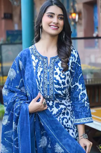 Floral printed notch neck straight kurta with trousers & dupatta