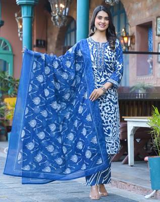 Floral printed notch neck straight kurta with trousers & dupatta 2