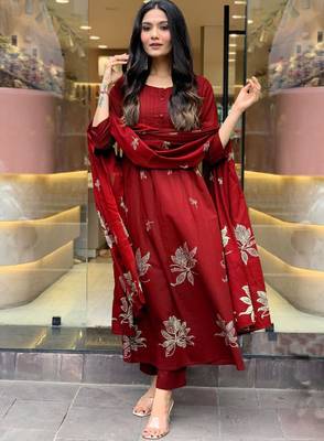 Floral printed pleated round neck anarkali kurta with trousers & dupatta 1