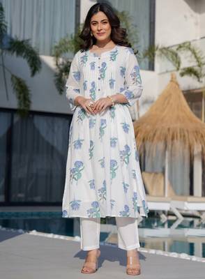 Floral printed round neck panelled a-line pure cotton kurta with trousers 2