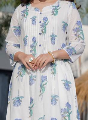 Floral printed round neck panelled a-line pure cotton kurta with trousers 3