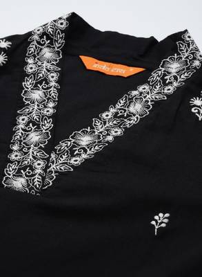 Women floral embroidered thread work pure cotton kurta 2