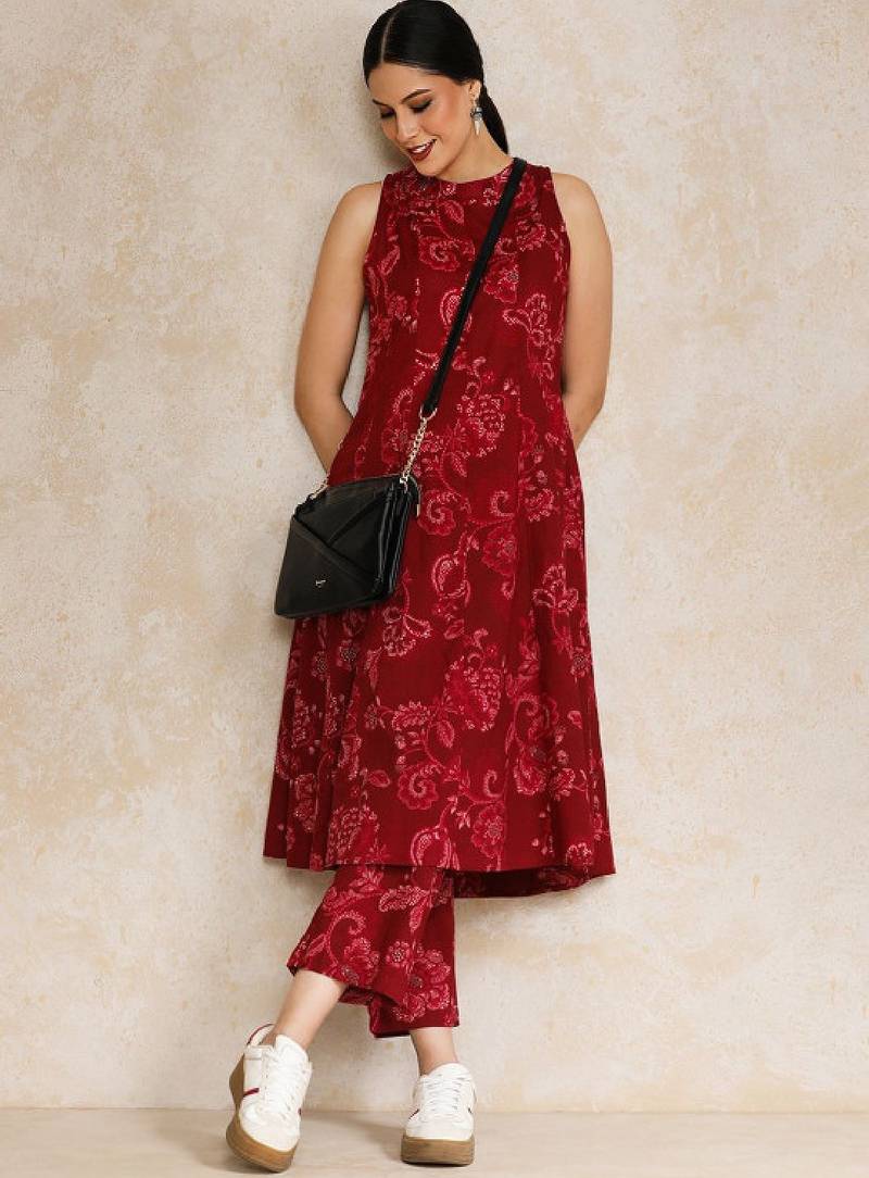 Women ethnic motifs printed regular pure cotton kurta with trousers