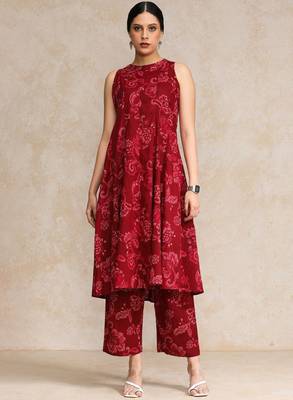 Women ethnic motifs printed regular pure cotton kurta with trousers 2