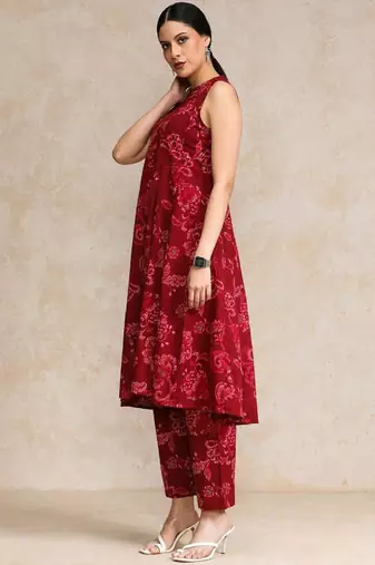 Women ethnic motifs printed regular pure cotton kurta with trousers