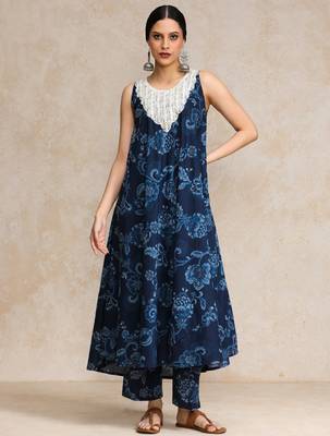 Women floral printed regular pure cotton kurta with trousers 2
