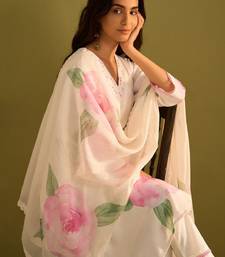 Women floral printed regular sequinned linen kurta with trousers & with dupatta