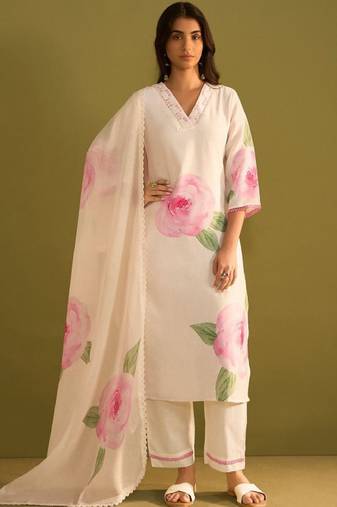 Women floral printed regular sequinned linen kurta with trousers & with dupatta