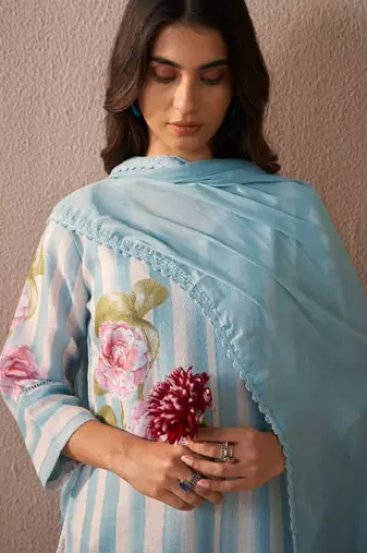 Floral printed v-neck linen kurta with trousers & dupatta
