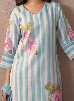 Floral printed v-neck linen kurta with trousers & dupatta 3