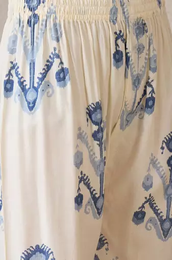 Women printed regular kurta with trousers