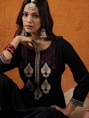 Ethnic motifs embroidered thread work straight kurta 2