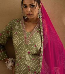 Bandhani printed pure cotton kurta with trousers & dupatta