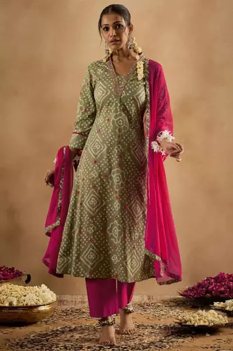 Bandhani printed pure cotton kurta with trousers & dupatta