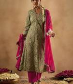 Bandhani printed pure cotton kurta with trousers & dupatta