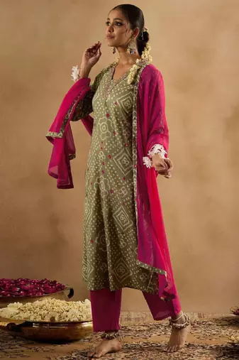 Bandhani printed pure cotton kurta with trousers & dupatta