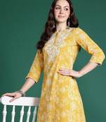 Women floral embroidered thread work kurta