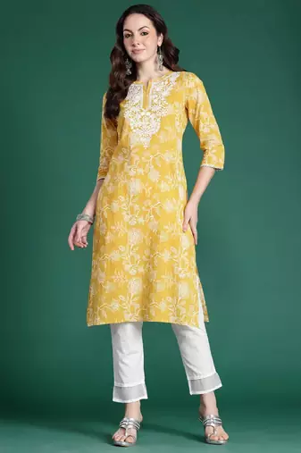 Women floral embroidered thread work kurta