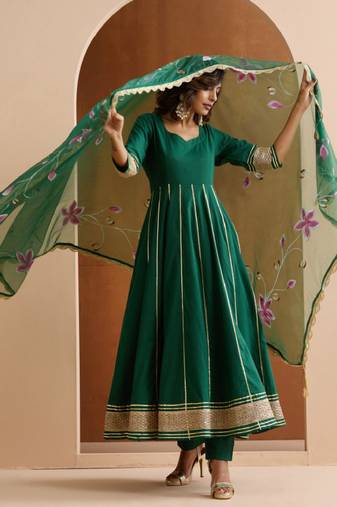 Women printed regular kurta with trousers & with dupatta