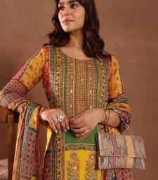 Women ethnic motifs printed regular kurta with trousers & with dupatta