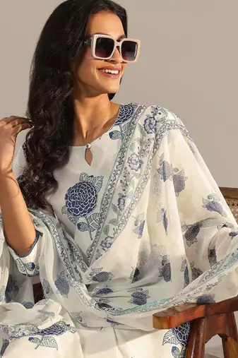 Women floral printed regular kurta with trousers & with dupatta