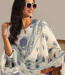 Women floral printed regular kurta with trousers & with dupatta