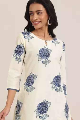 Women floral printed regular kurta with trousers & with dupatta