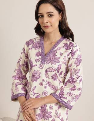 Women floral printed sequins straight kurta 3