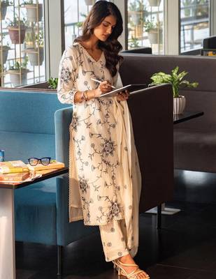 Women floral embroidered regular kurta with trousers & with dupatta 1
