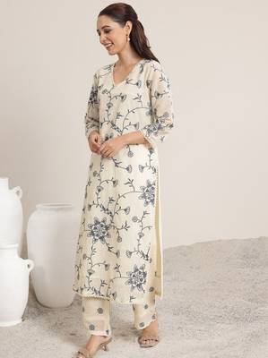 Women floral embroidered regular kurta with trousers & with dupatta 3