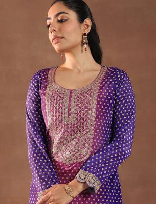 Women bandhani printed regular kurta with trousers & with dupatta 3