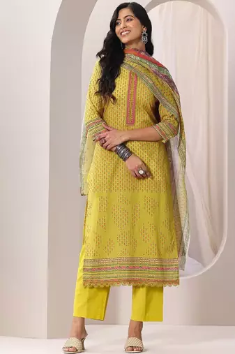 Women floral printed regular kurta with trousers & with dupatta