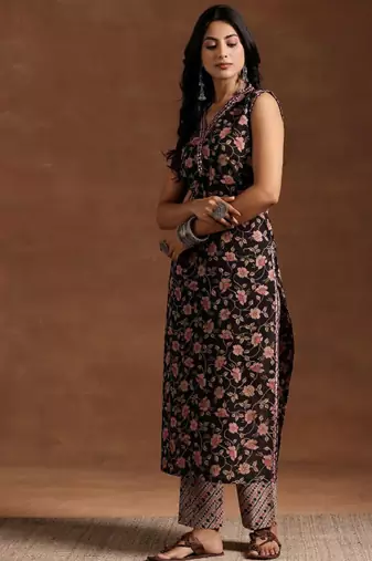 Women floral printed regular mirror work kurta with trousers