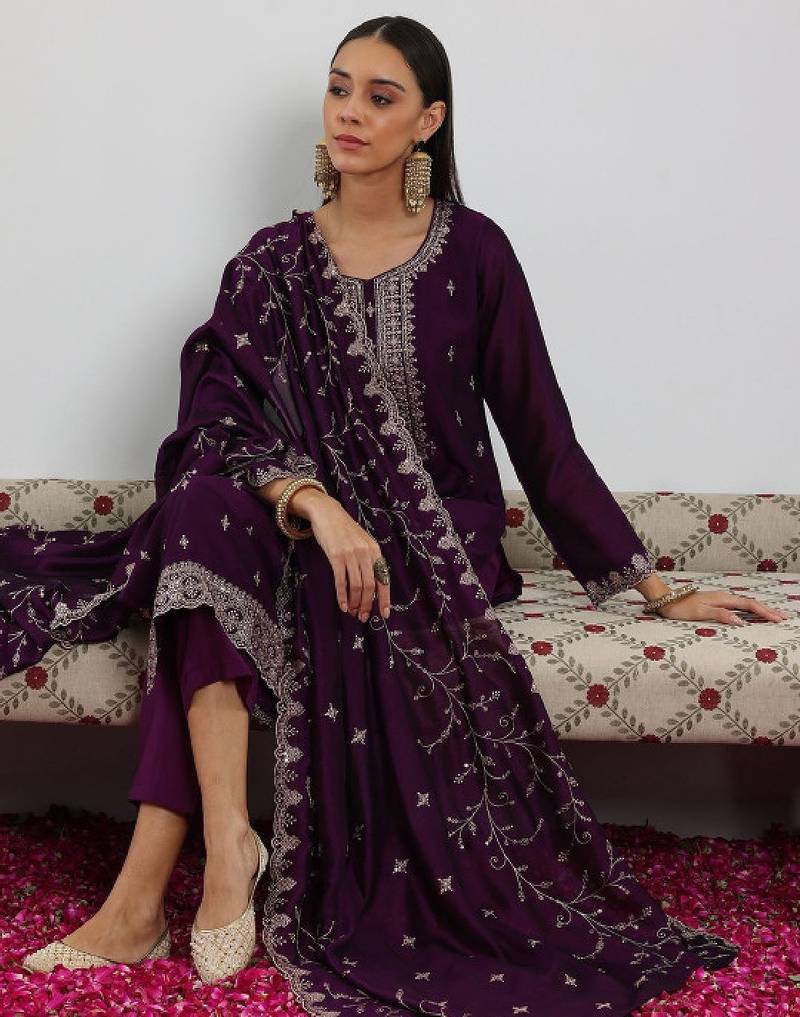 Women floral embroidered regular sequinned kurta with trousers & with dupatta