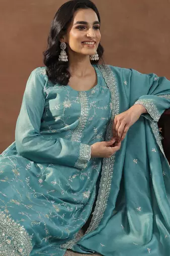 Women floral embroidered regular sequinned republic day kurta with trousers & with dupatta