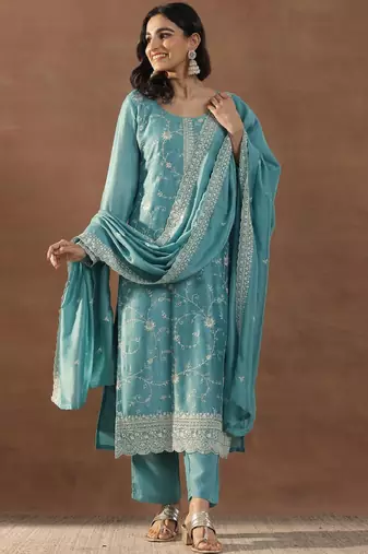 Women floral embroidered regular sequinned republic day kurta with trousers & with dupatta