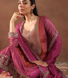 Women bandhani printed regular kurta with trousers & with dupatta
