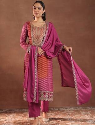 Women bandhani printed regular kurta with trousers & with dupatta 1
