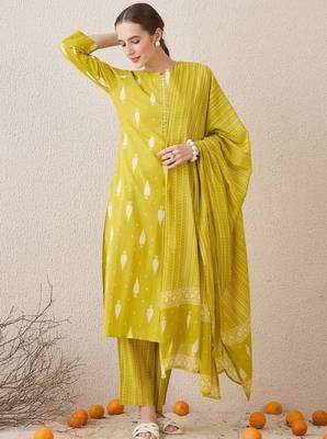 Floral printed notch neck sequinned pure cotton kurta & trousers & dupatta 1